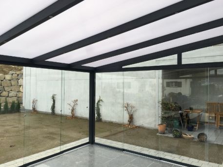 Wintergarten 300x250 mit Glasschiebesystem