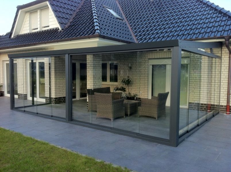 Wintergarten 300x350 mit Glasschiebesystem und VSG- Bedachung