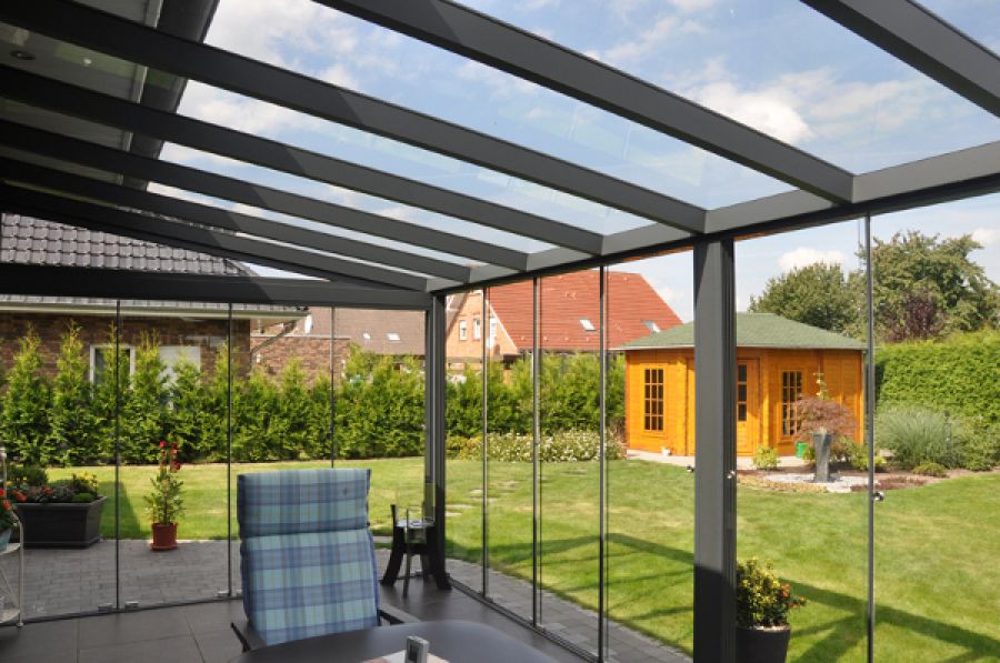 Wintergarten 300x350 mit Glasschiebesystem und VSG- Bedachung